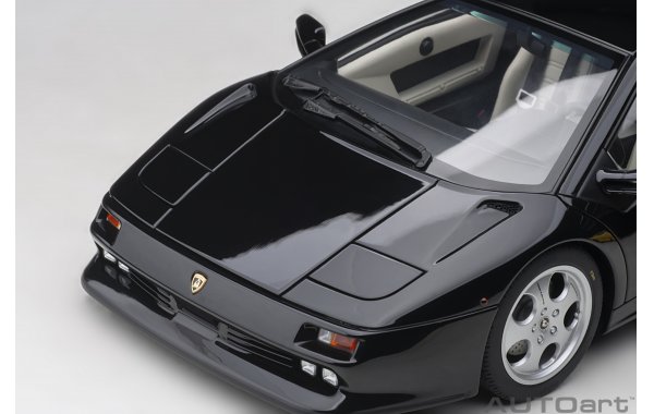 Bild 5 - Lamborghini Diablo SE30 deep black metallic