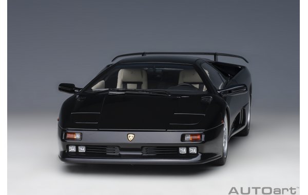 Bild 12 - Lamborghini Diablo SE30 deep black metallic