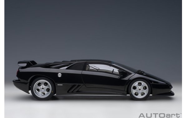 Bild 16 - Lamborghini Diablo SE30 deep black metallic