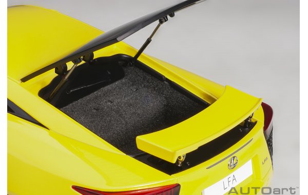 Bild 4 - Lexus LFA 2010 pearl yellow
