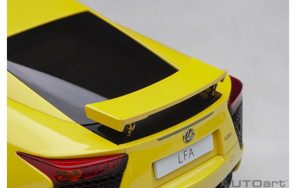 Bild 5 - Lexus LFA 2010 pearl yellow
