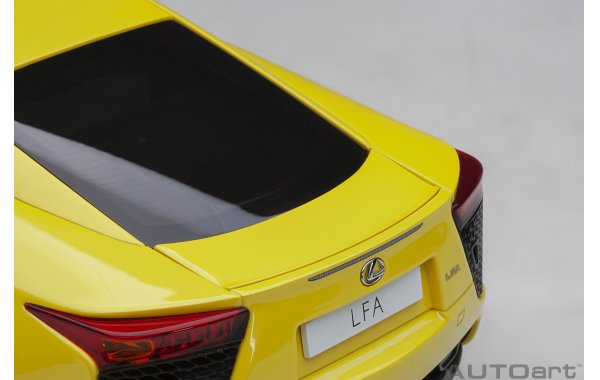 Bild 6 - Lexus LFA 2010 pearl yellow