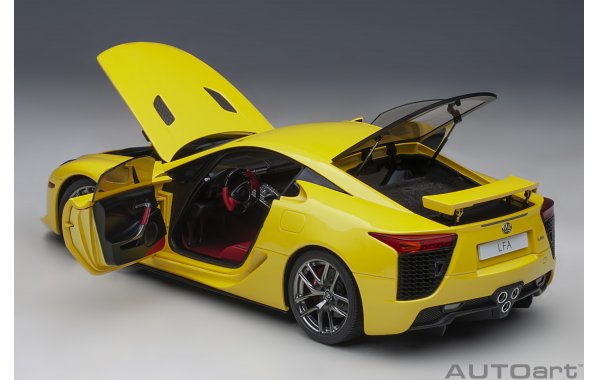 Bild 9 - Lexus LFA 2010 pearl yellow