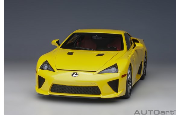 Bild 12 - Lexus LFA 2010 pearl yellow