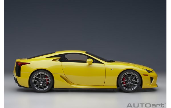 Bild 16 - Lexus LFA 2010 pearl yellow
