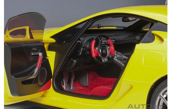 Bild 21 - Lexus LFA 2010 pearl yellow