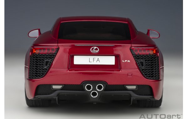 Bild 18 - Lexus LFA 2010 pearl red