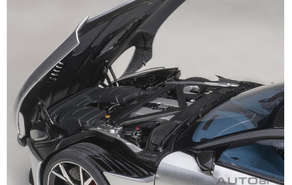 Bild 3 - Aston Martin DBS Superleggera Lightning Silver