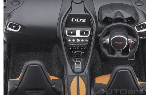 Bild 6 - Aston Martin DBS Superleggera racing green