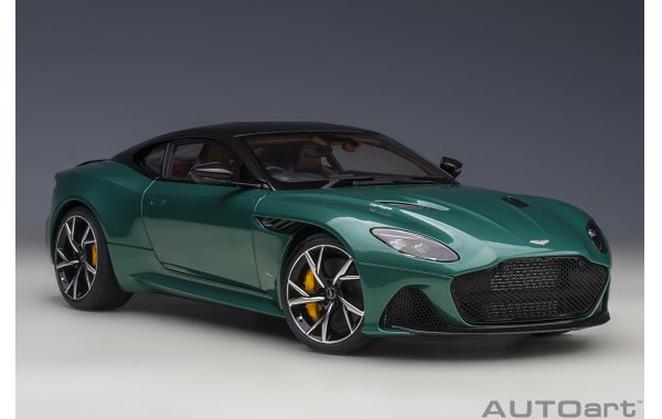 Bild 8 - Aston Martin DBS Superleggera racing green