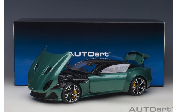 Bild 12 - Aston Martin DBS Superleggera racing green