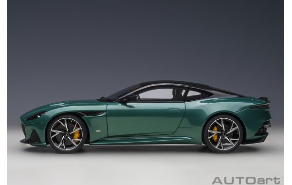 Bild 13 - Aston Martin DBS Superleggera racing green