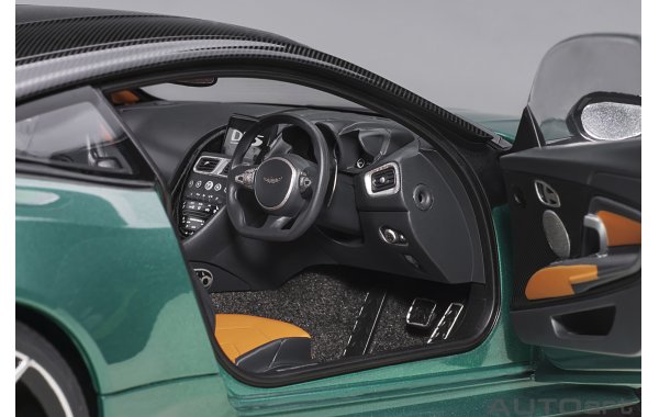 Bild 20 - Aston Martin DBS Superleggera racing green