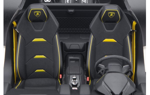 Bild 5 - Lamborghini Huracan Evo Blu Glauco