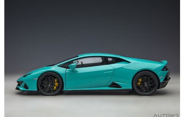 Bild 13 - Lamborghini Huracan Evo Blu Glauco