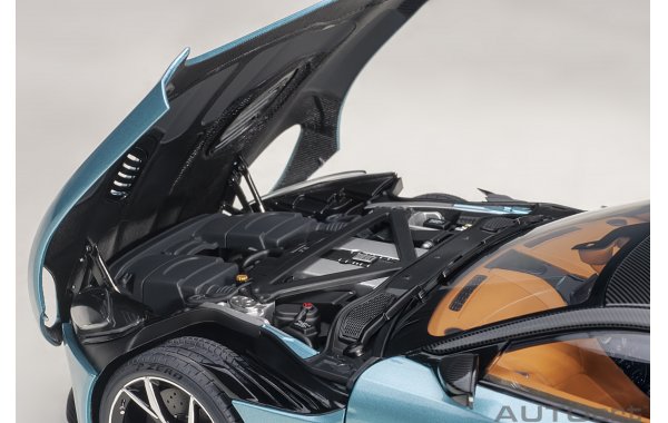 Bild 3 - Aston Martin DBS Superleggera caribbean pearl blue