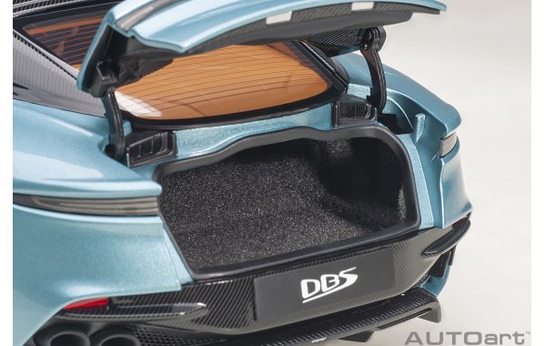 Bild 4 - Aston Martin DBS Superleggera caribbean pearl blue