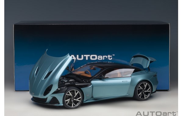 Bild 12 - Aston Martin DBS Superleggera caribbean pearl blue