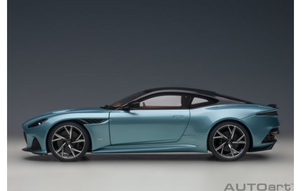 Bild 13 - Aston Martin DBS Superleggera caribbean pearl blue