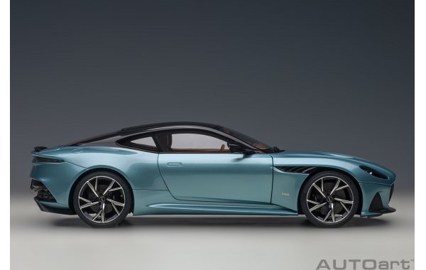 Bild 14 - Aston Martin DBS Superleggera caribbean pearl blue