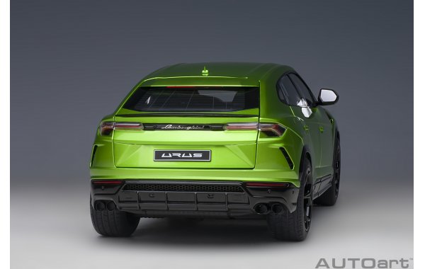 Bild 11 - Lamborghini Urus verde selvans