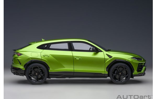 Bild 14 - Lamborghini Urus verde selvans