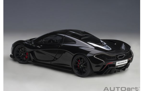 Bild 2 - McLaren P1 2013 fire black