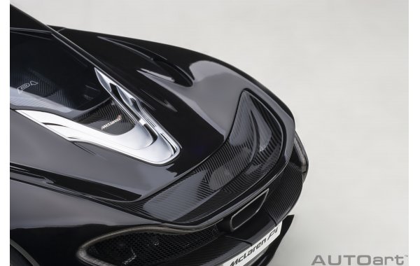 Bild 6 - McLaren P1 2013 fire black