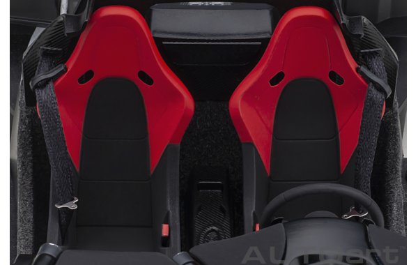 Bild 9 - McLaren P1 2013 fire black