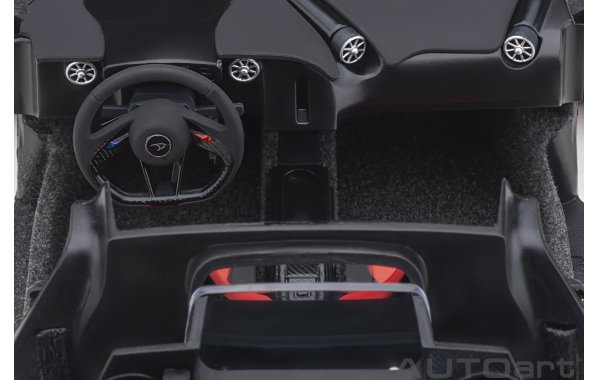 Bild 10 - McLaren P1 2013 fire black