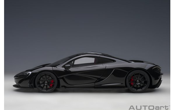 Bild 13 - McLaren P1 2013 fire black