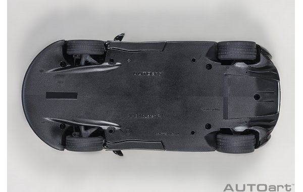Bild 22 - McLaren P1 2013 fire black