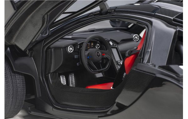 Bild 23 - McLaren P1 2013 fire black
