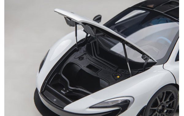 Bild 3 - McLaren P1 2013 alaskan diomond white