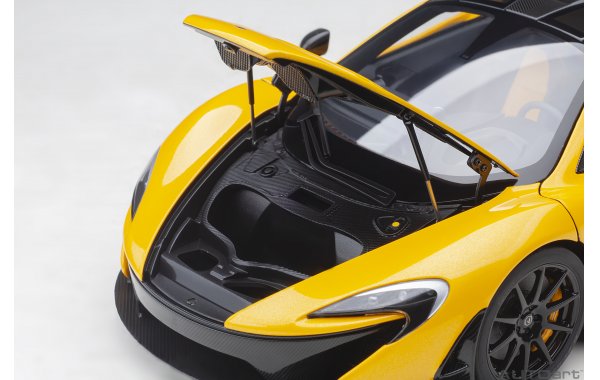 Bild 3 - McLaren P1 Volcano Yellow