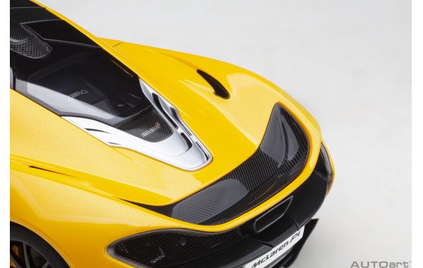Bild 6 - McLaren P1 Volcano Yellow