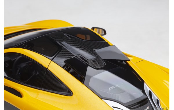 Bild 7 - McLaren P1 Volcano Yellow