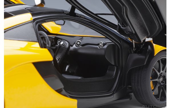 Bild 24 - McLaren P1 Volcano Yellow