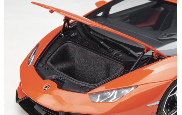 Bild 3 - Lamborghini Huracan Evo arancio xanto