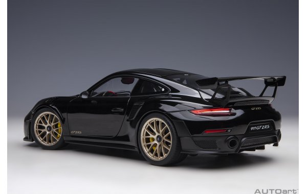 Bild 2 - Porsche 911 GT2 RS 991.2 Weissach Package