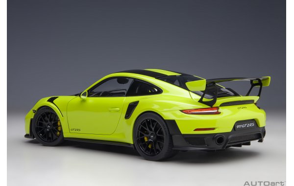 Bild 2 - Porsche 911 GT2 RS Weissach Package 2017