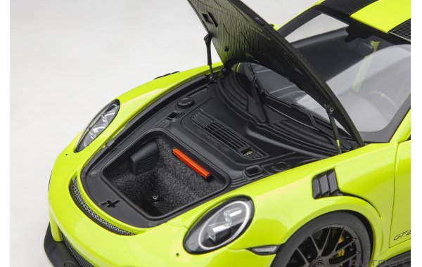 Bild 3 - Porsche 911 GT2 RS Weissach Package 2017