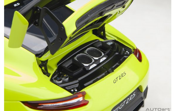 Bild 4 - Porsche 911 GT2 RS Weissach Package 2017