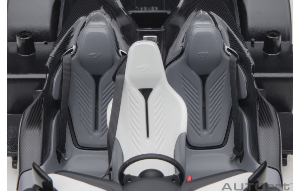 Bild 11 - McLaren Speedtail Hyper GT Fahrzeug