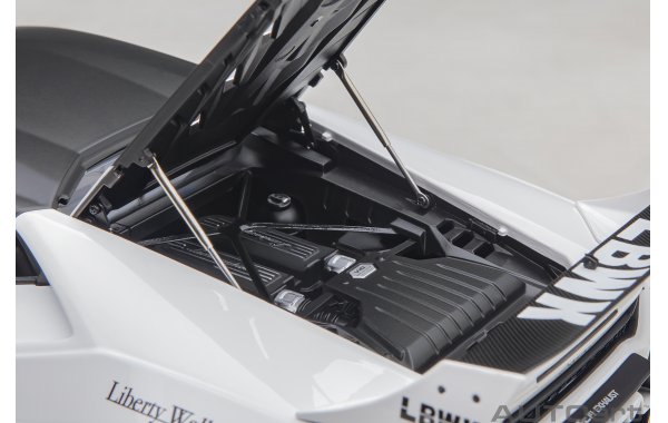 Bild 4 - Liberty Walk LB Silhouette works Huracan GT 2019