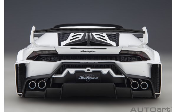 Bild 16 - Liberty Walk LB Silhouette works Huracan GT 2019