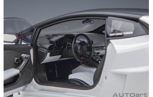 Bild 19 - Liberty Walk LB Silhouette works Huracan GT 2019
