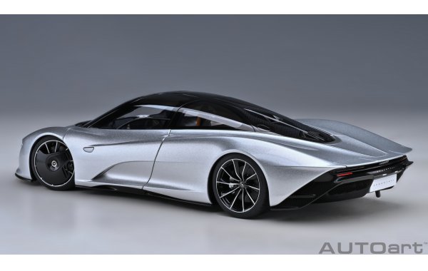 Bild 2 - McLaren Speedtail super nova silver