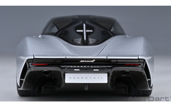 Bild 11 - McLaren Speedtail super nova silver