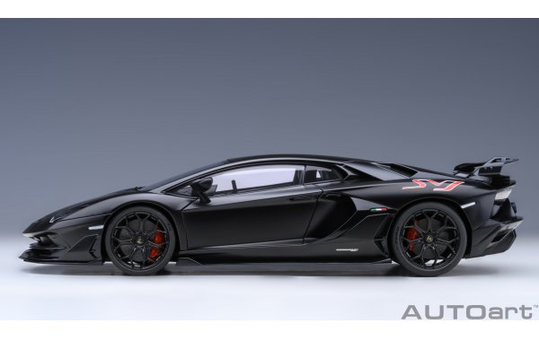 Bild 5 - Lamborghini Aventador SVJ nero nemesis